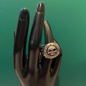 Bikers Ring Encircled Skull in a Size 11